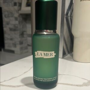 La Mer Skincare Toner - Elegant Green